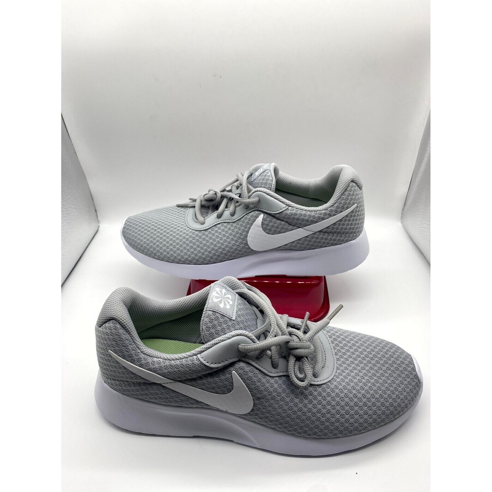 Nike Tanjun DJ6257-003 Womens‎ 11 Running Shoes Wolf Gray White Athletic Sneaker